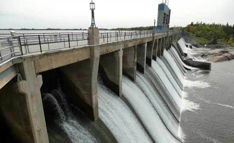 Water tank spillway